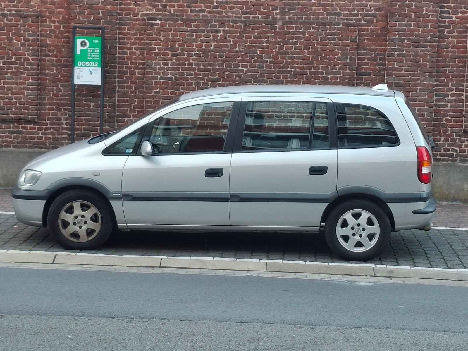 Opel Zafira 2002 1600i, Argent ou Gris, Achat, Boîte manuelle, 5 portes