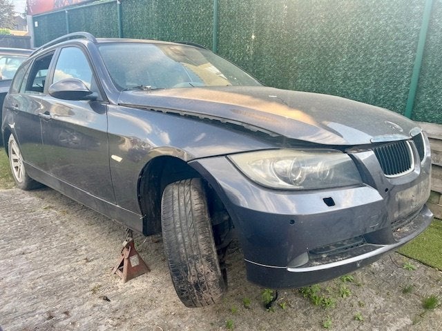 BMW E91 320d Touring - onderdelen - deuren, dashboard navi, Ophalen