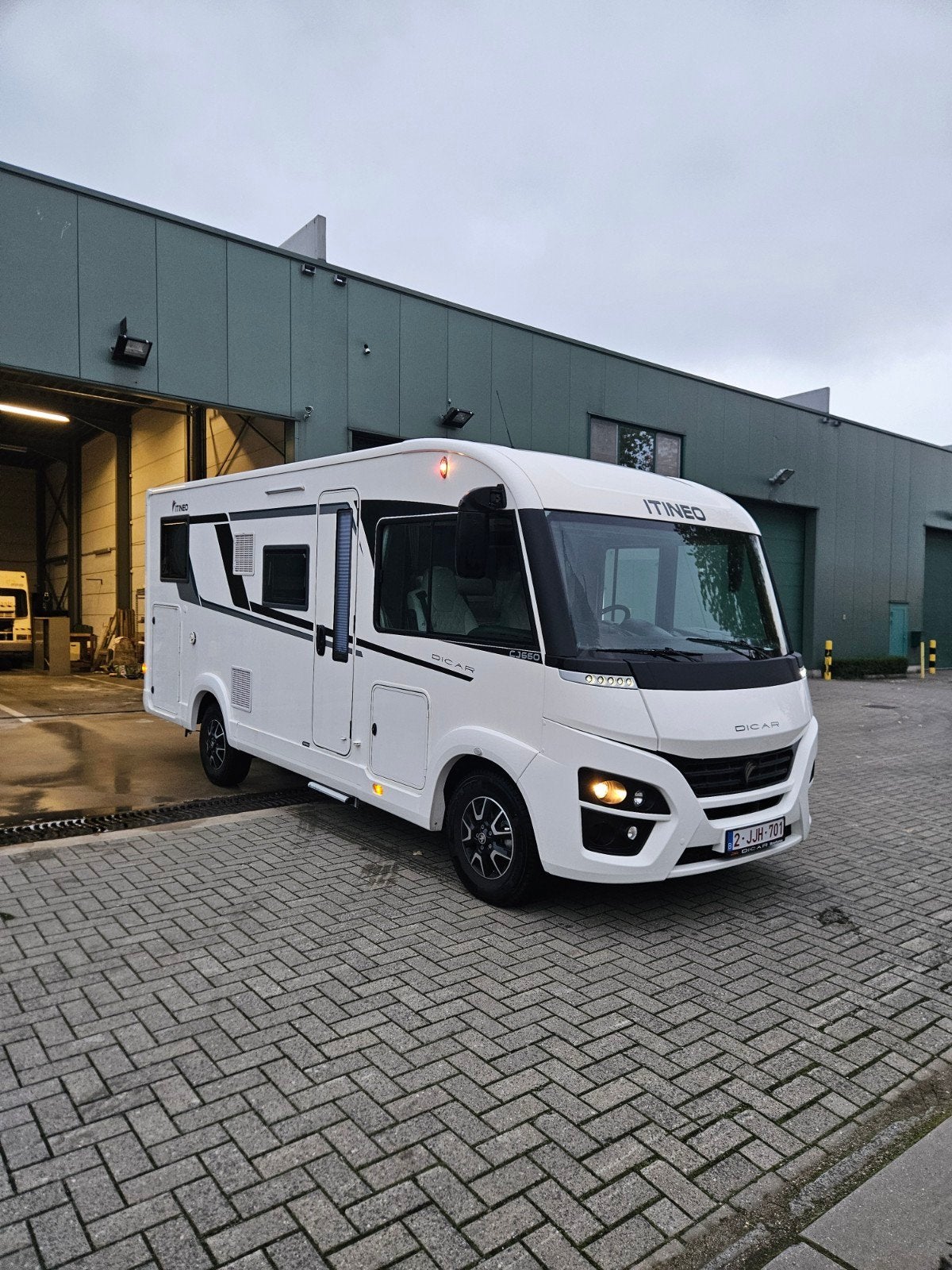 camper  2/2/2026  2000km, Jusqu'à 4, 6 à 7 mètres, Boîte manuelle, Intégral