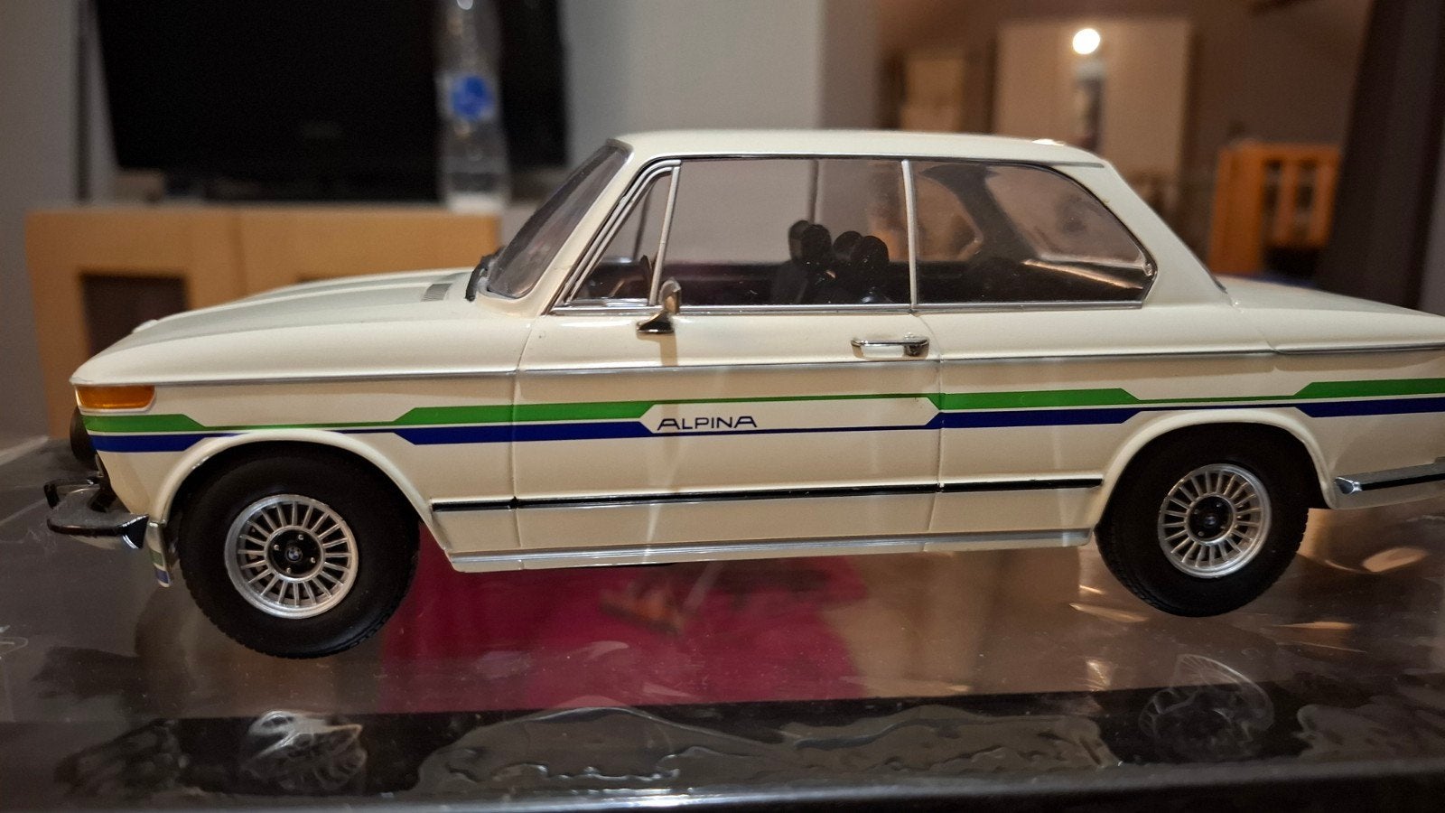 voiture miniature 1 18, Enlèvement ou Envoi, Comme neuf, Voiture, Autres marques