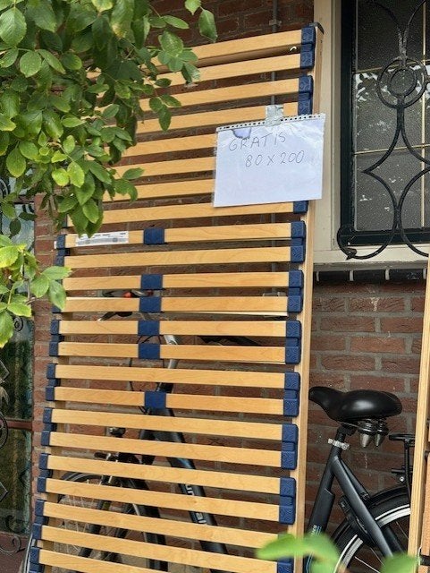 gratis verstelbare lattenbodem 80 x 200, Ophalen