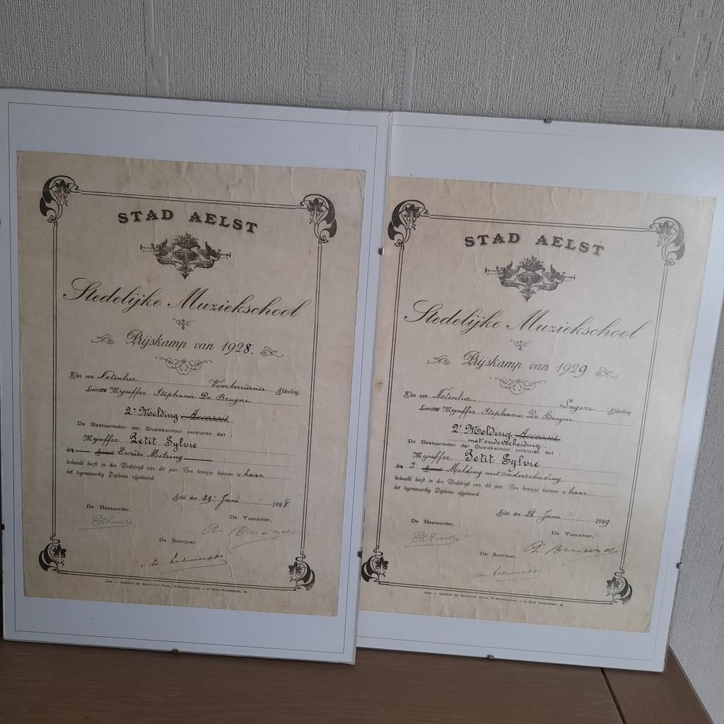 2 oude diploma's Stad Aelst Stedelijke Muziekschool 1928-29., Verzamelen, Retro, Overige typen, Ophalen