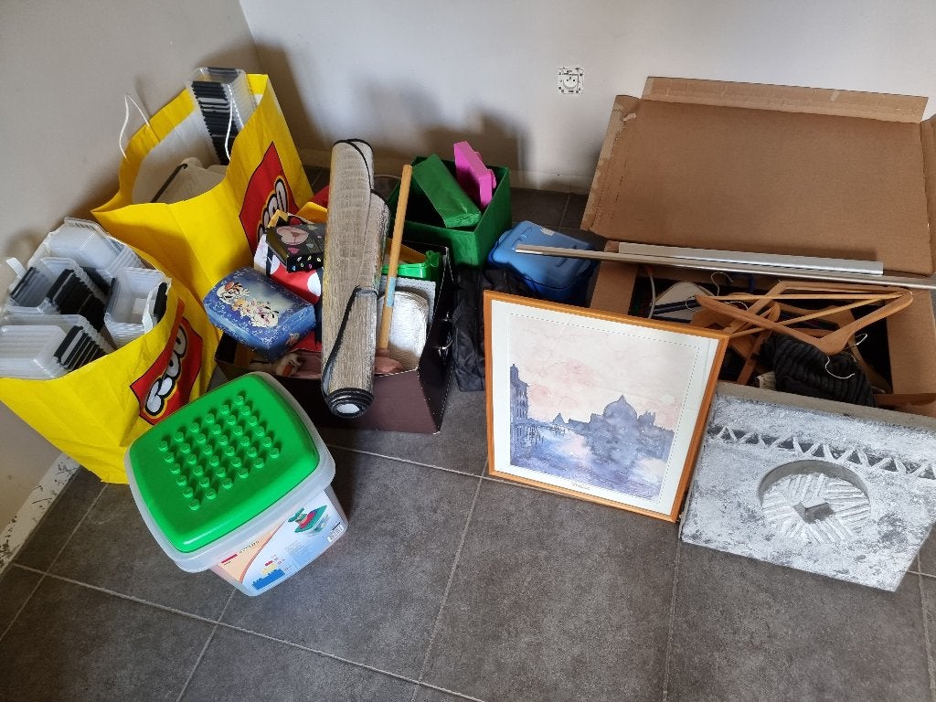 GRATIS ROMMELMARKT SPULLEN AF TE HALEN, Ophalen