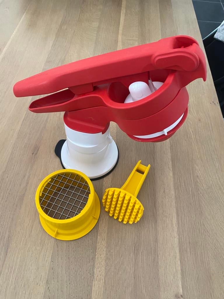 Tupperware appelsienperser en frietsnijdee (fijn), Huis en Inrichting, Ophalen, Zo goed als nieuw