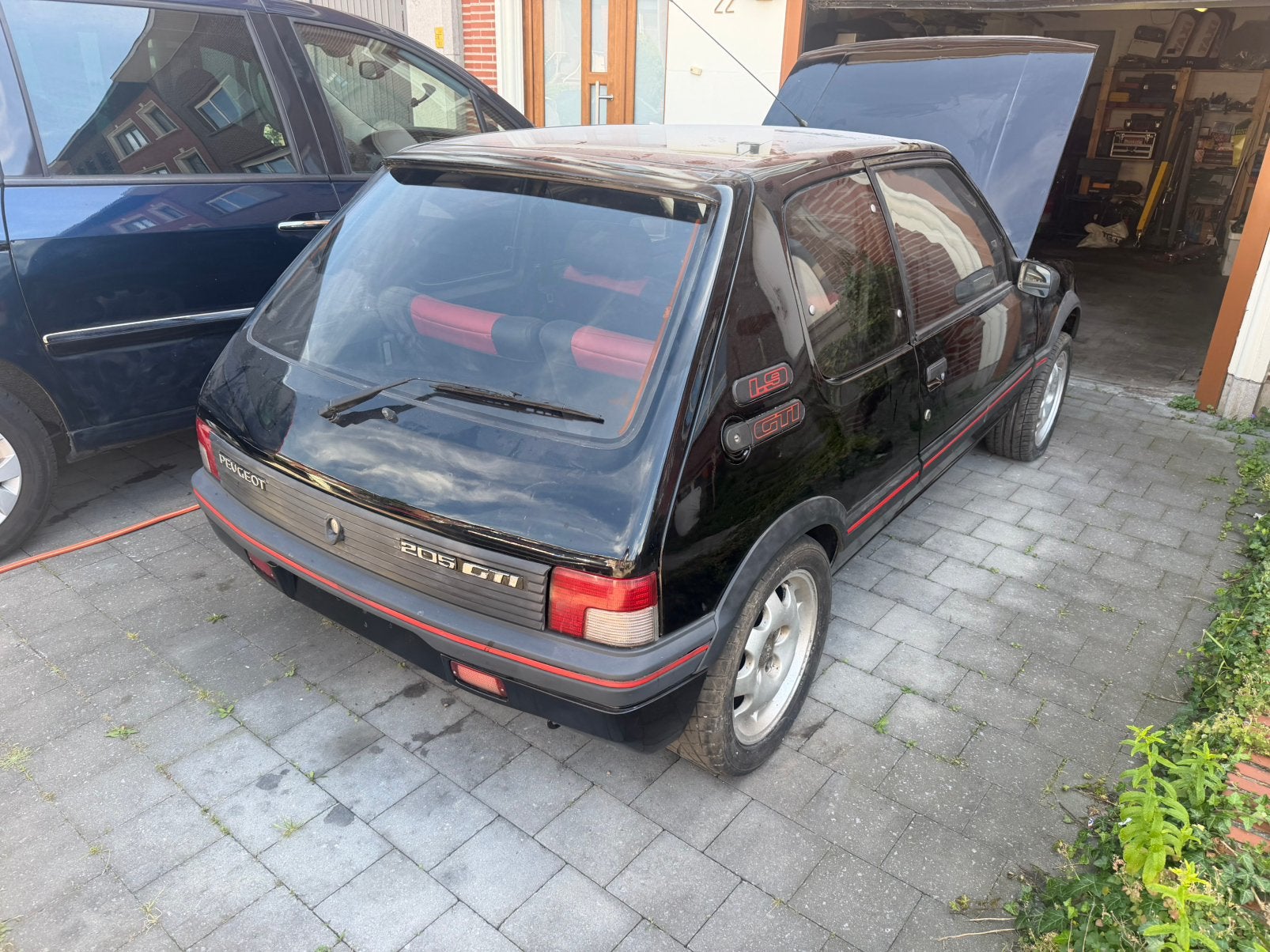 Peugeot 205 1.9 GTI 12600km, Autos, Achat, Entreprise, Boîte manuelle, Noir