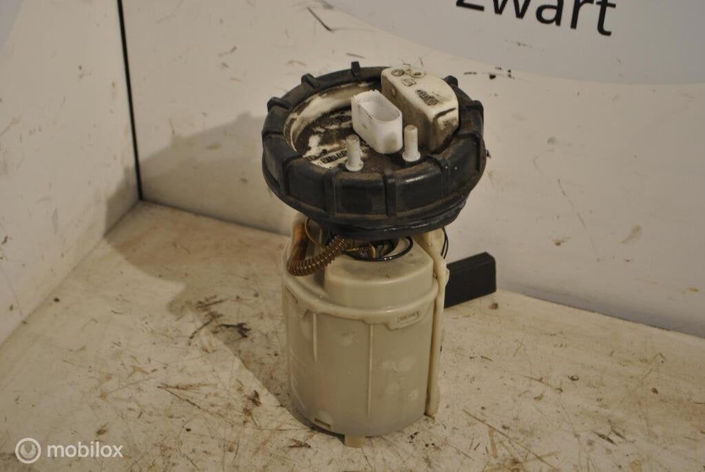 Brandstofpomp Audi TT 8N 1.8 5V Turbo ('98-'06) 8L0919051, Auto-onderdelen, Audi, Gebruikt, Audi, Ophalen of Verzenden
