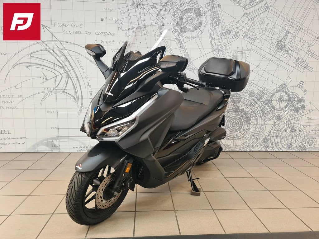 Honda NSS 350 Forza (bj 2023), Scooter, Bedrijf, 350 cc, 12 t/m 35 kW