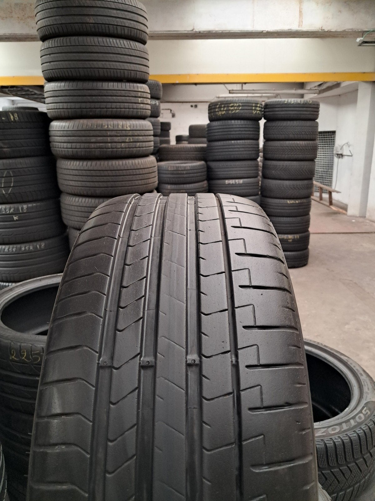 25535r21 255 35 r21 255/35/21 Pirelli avec montage est eq, Autos : Pièces & Accessoires, Enlèvement ou Envoi