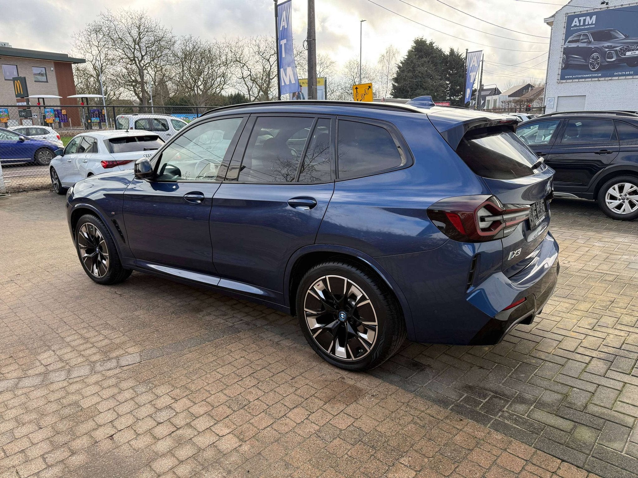 BMW iX3 iX3 M 80 kWh /Pano dak/Head-up/El zet/Har. kardon, Cuir, Entreprise, Noir, 5 portes