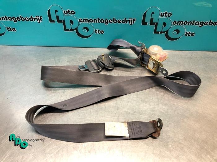 Veiligheidsgordel rechts-voor van een Toyota Funcruiser (Fun, Gebruikt, -, -, Ophalen of Verzenden