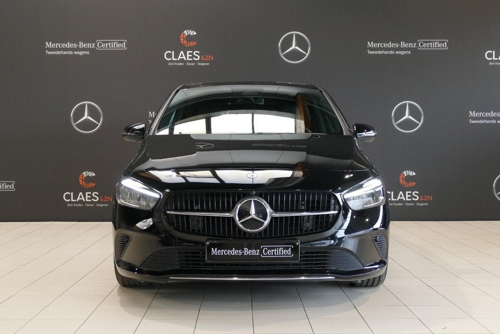 Mercedes-Benz B-Klasse 180 Luxury Line DOS 8803, Zwart, 4 cilinders, 700 kg, 136 pk