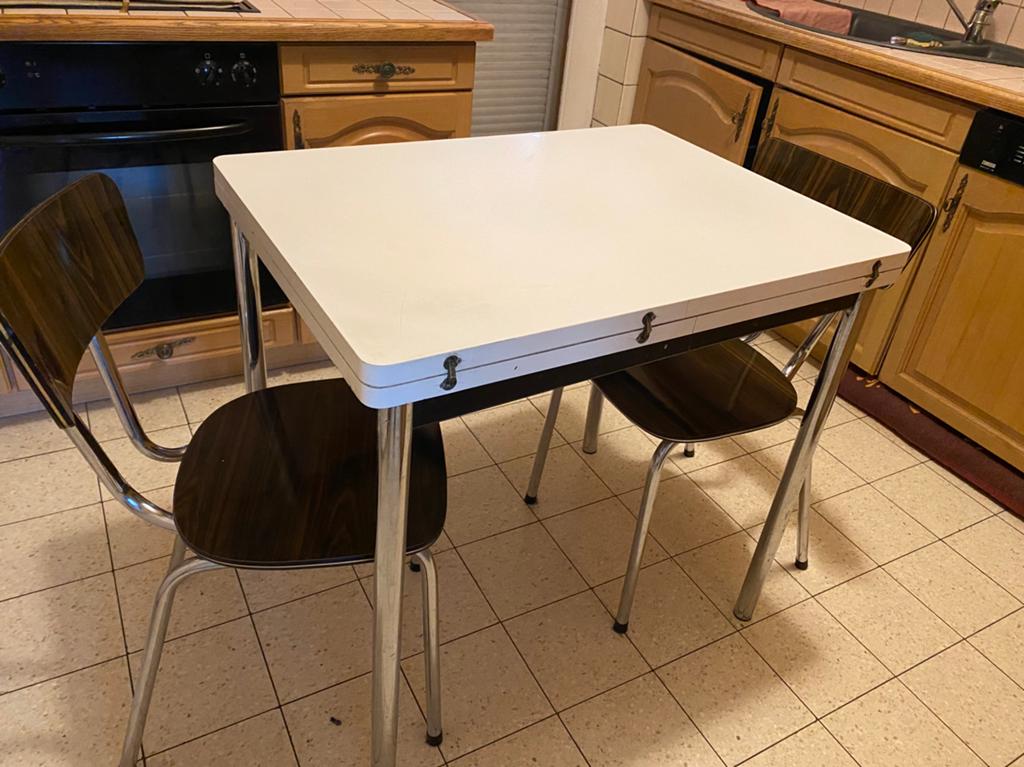 Table de cuisine et 2 chaises, Enlèvement, Comme neuf