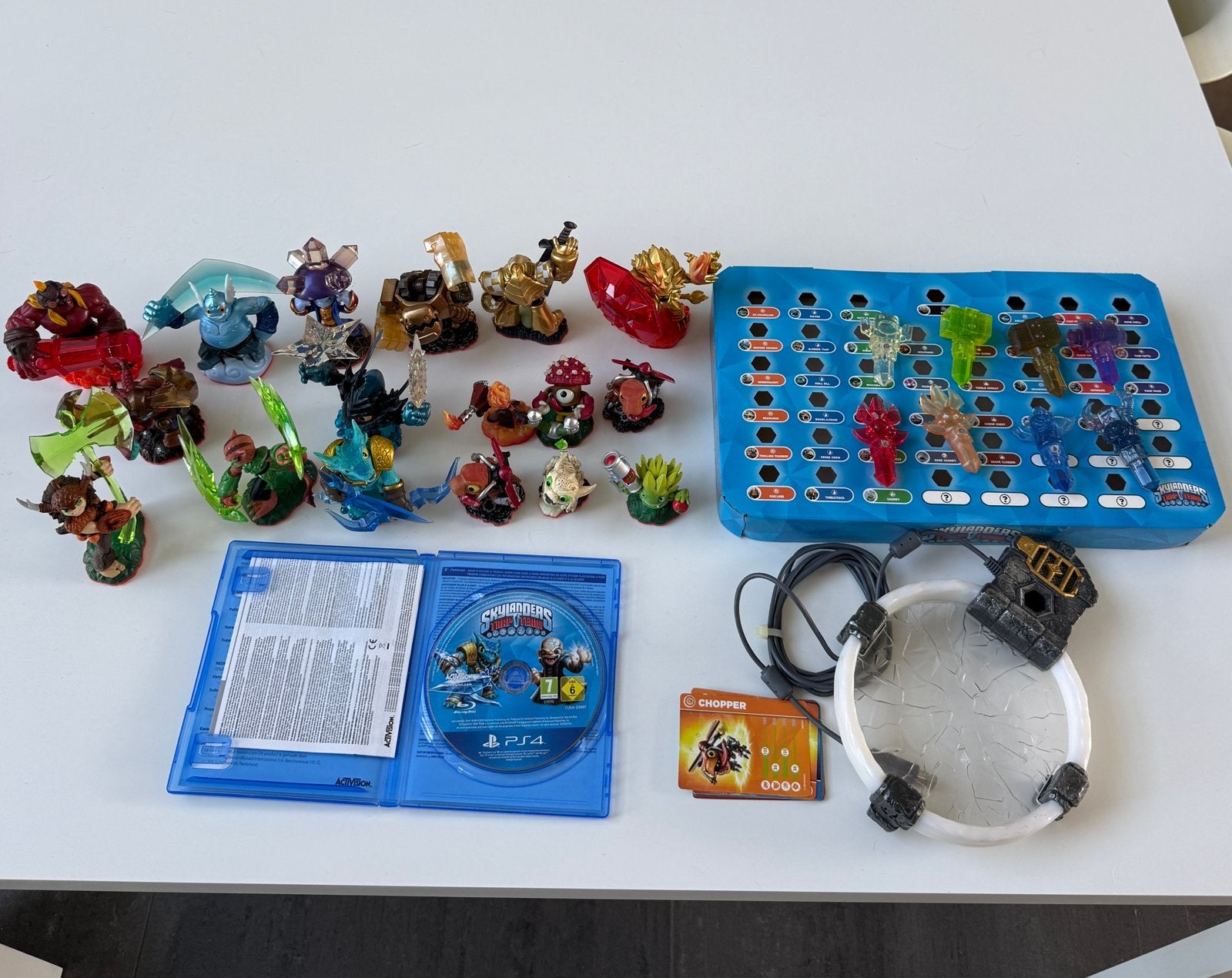Skylanders Trap Team PS4 – game,17 figuren, 8 traps + portal, Games en Spelcomputers, Ophalen, Zo goed als nieuw