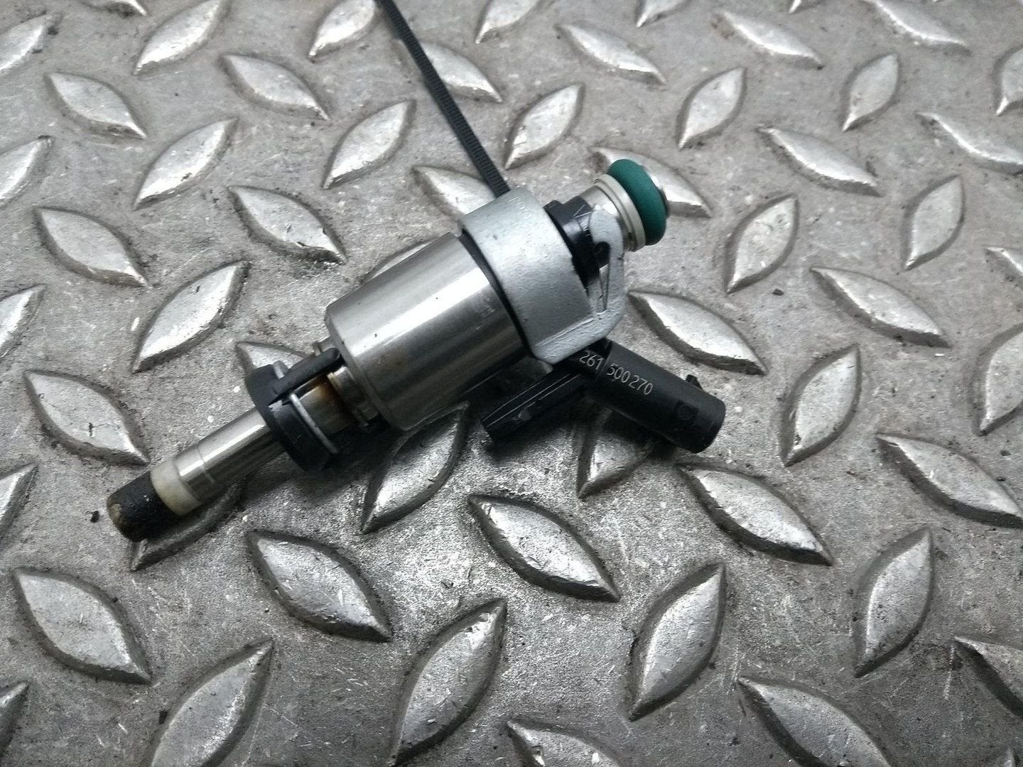 VOLKSWAGEN GOLF BRANDSTOF INJECTOR / VERSTUIVER 2018, Ophalen of Verzenden, Gebruikt, Stiba lid