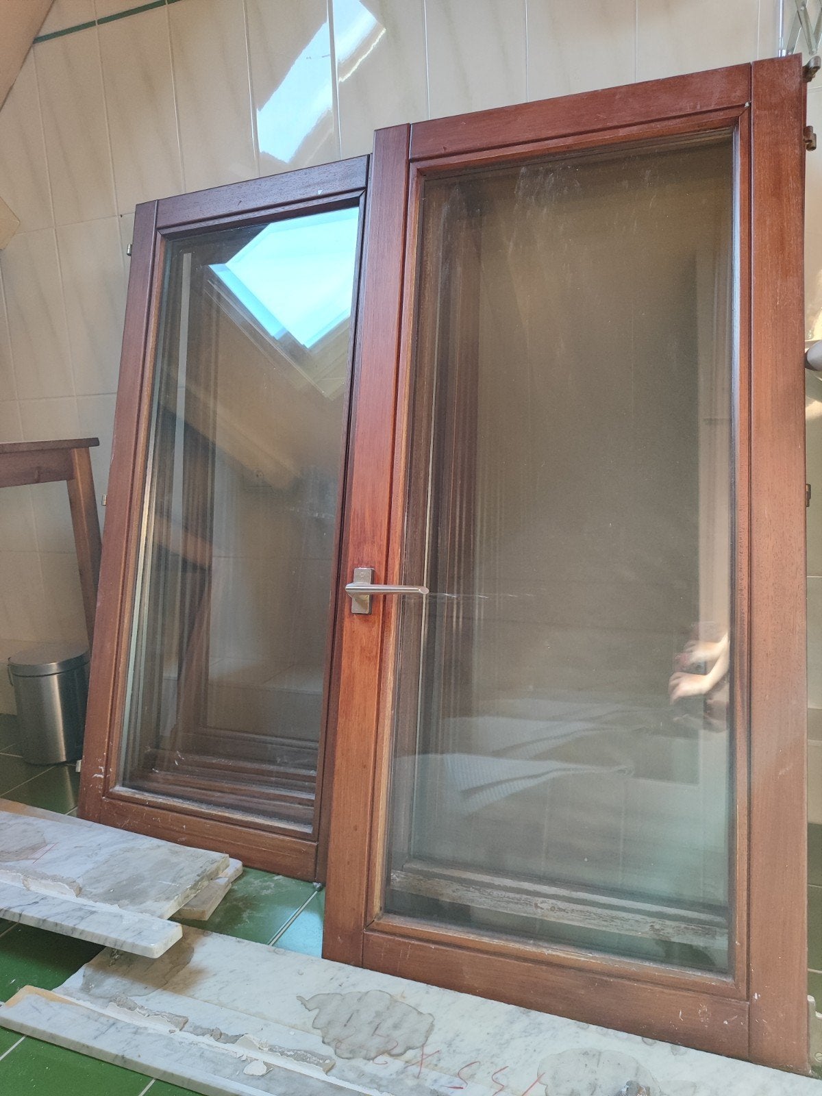 2 houten ramen, dubbel glas, Gebruikt, Raamkozijn, Inclusief glas, 75 tot 150 cm
