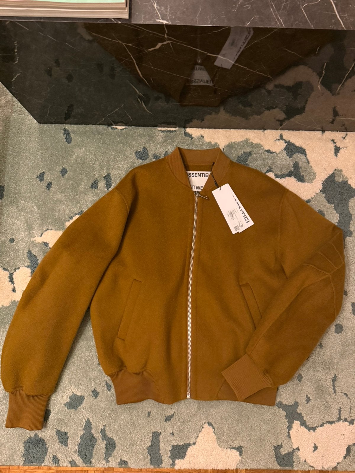 Bomber en laine Essentiel Antwerp ISOFT - XS - neuf - 395€, Envoi, Neuf, Taille 34 (XS) ou plus petite, Brun