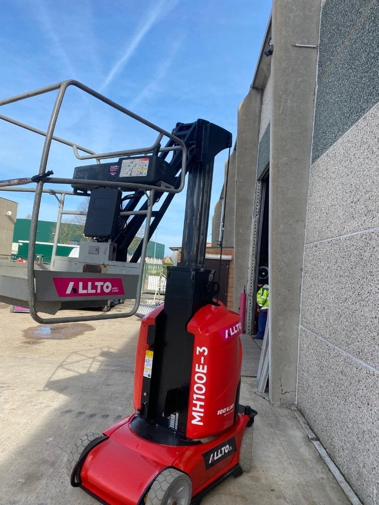 Hoogwerker Manitou 100VJR, Ophalen