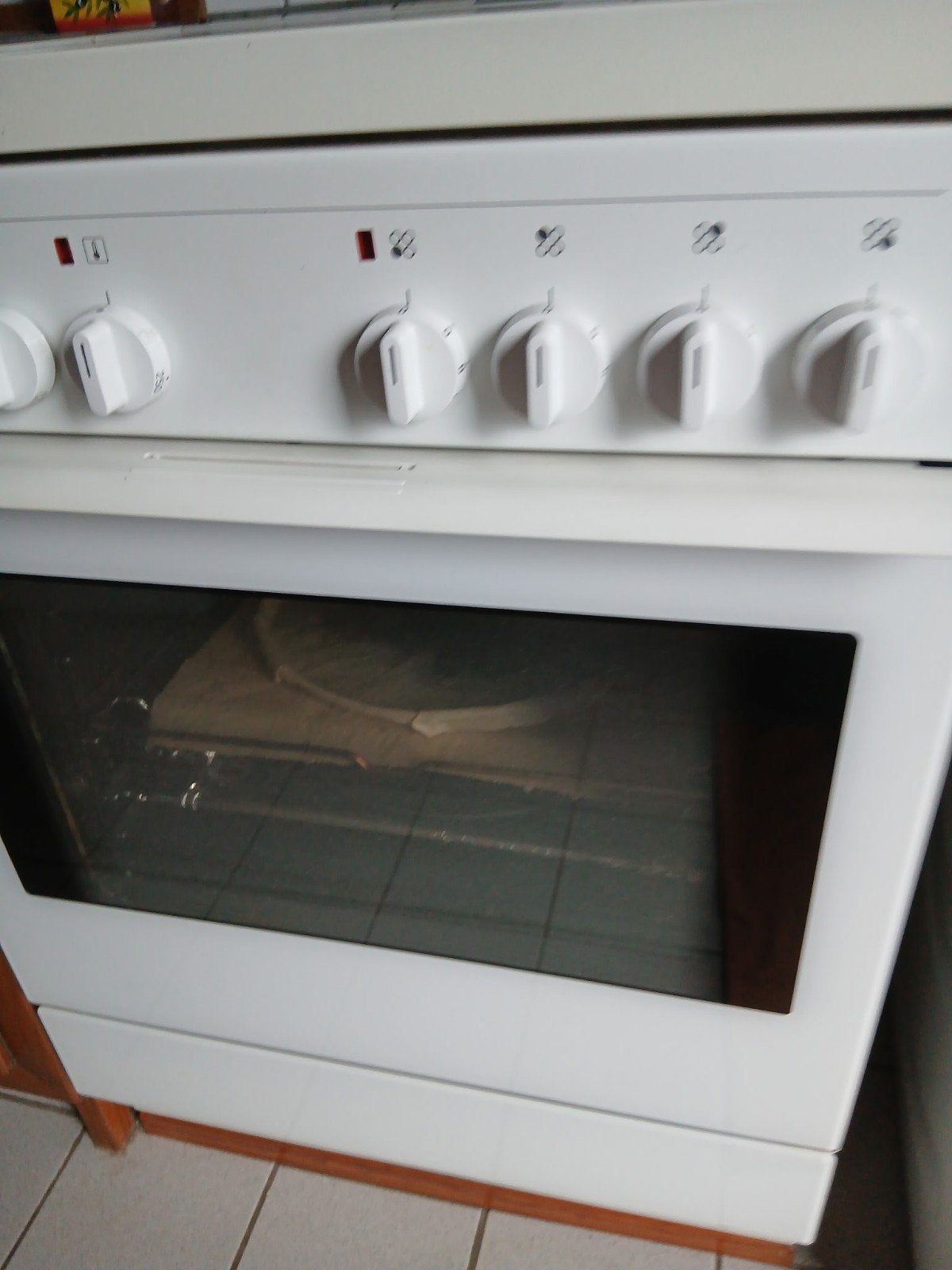 Cuisinière électrique, Electroménager, Cuisinières, Plaque chauffante, 4 zones de cuisson, Comme neuf, Enlèvement