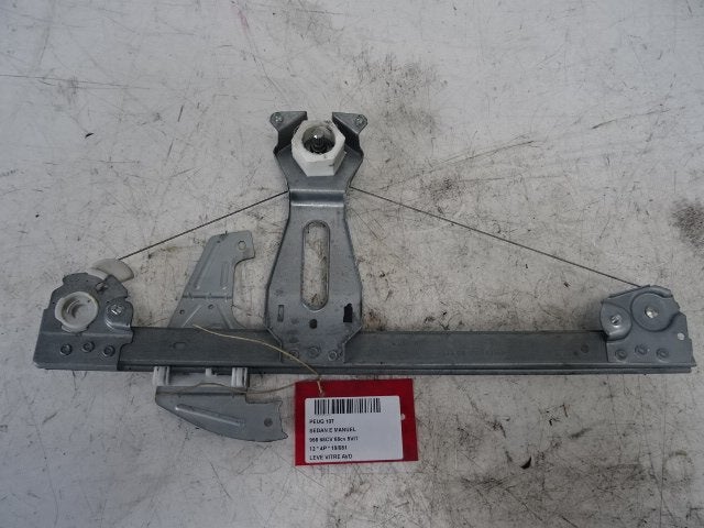 RAAMMECHANIEK RECHTS VOOR Peugeot 107 (01-2005/05-2014), Kontakt-peugeot@peugeot.com, Gebruikt, Peugeot Deutschland GmbH, Bahnhofsplatz
65423  Rüsselsheim, DE