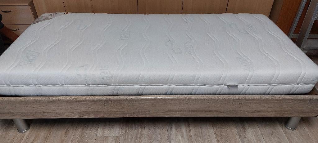 Lit+matelas+sommier à lattes - Très bon état !, 90 cm, Beige, Enlèvement, Une personne