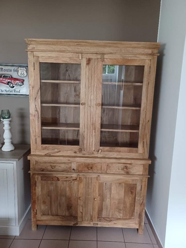 Vitrinekast uit mango hout, Huis en Inrichting, Kasten | Vitrinekasten, Ophalen, Zo goed als nieuw