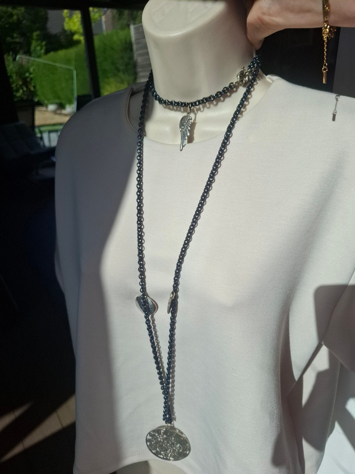 collier double Shanna maille noire plaque argent fleurs, Comme neuf, Argent, Argent, Avec pendentif