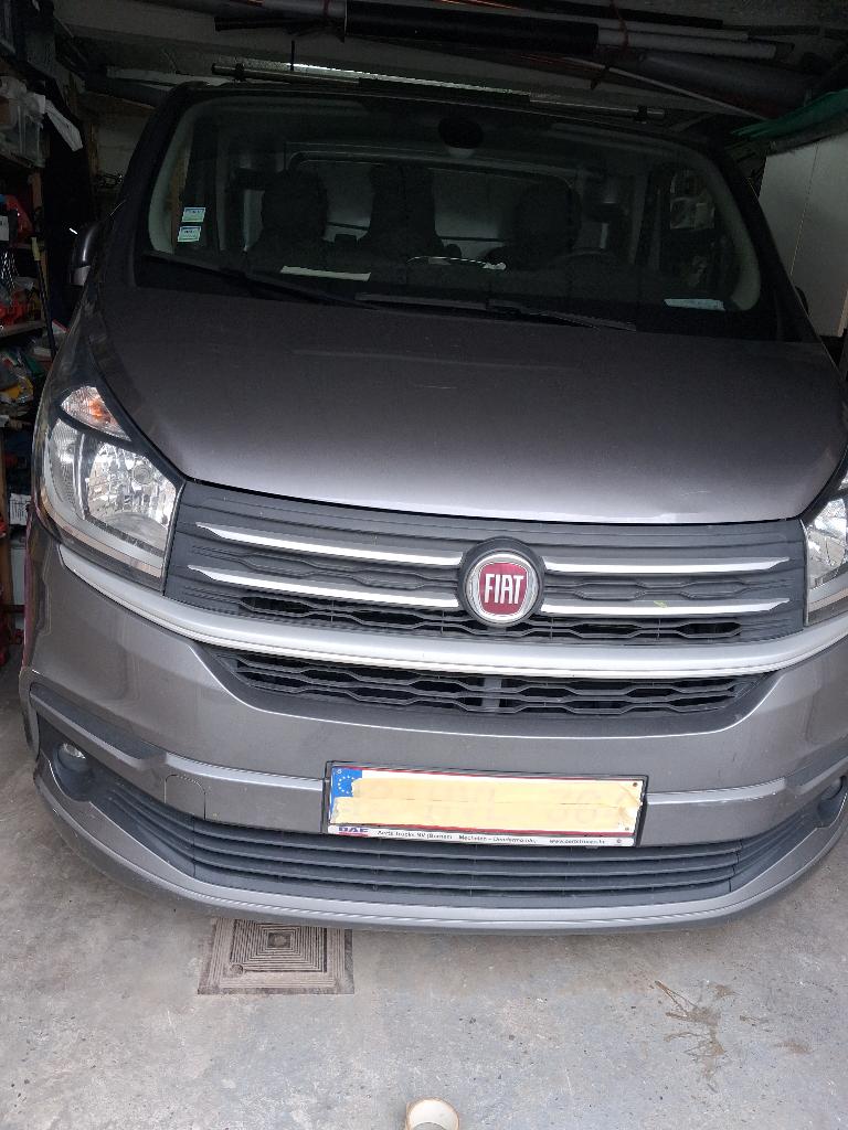 Grijze bestelwagen Fiat Talento, Auto's, Fiat, Particulier, Talento, Diesel, Euro 6, 5 deurs, Zilver of Grijs, Grijs, Ophalen