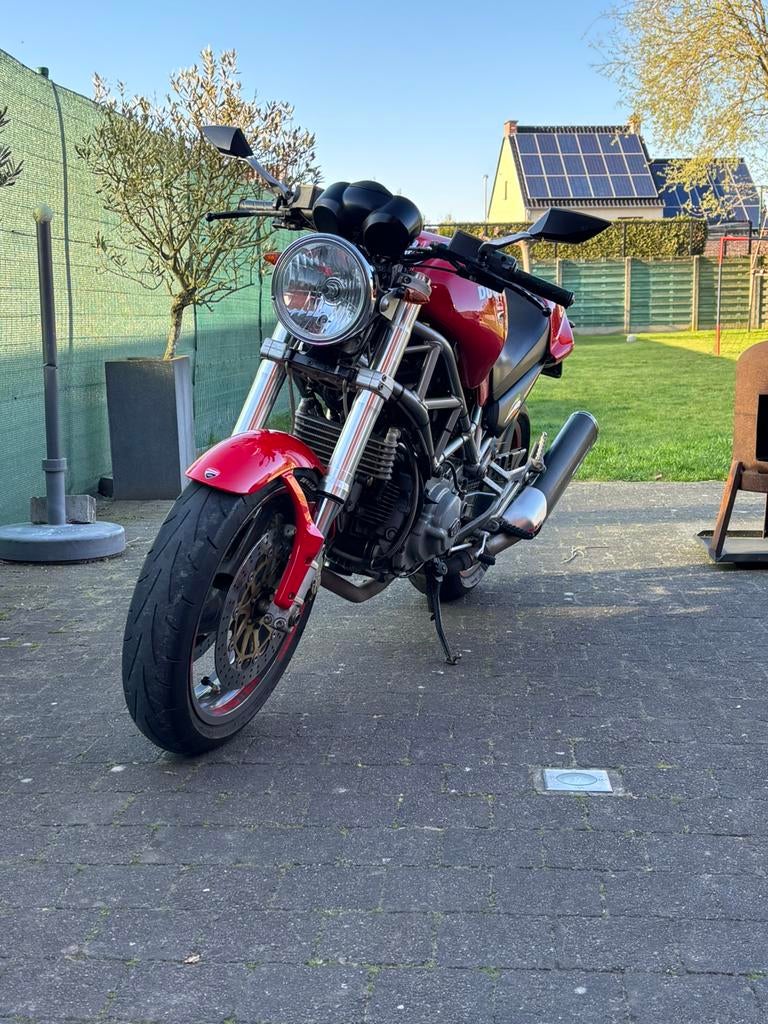 Ducati d'époque, Motos, 2 cylindres, Particulier, Naked bike