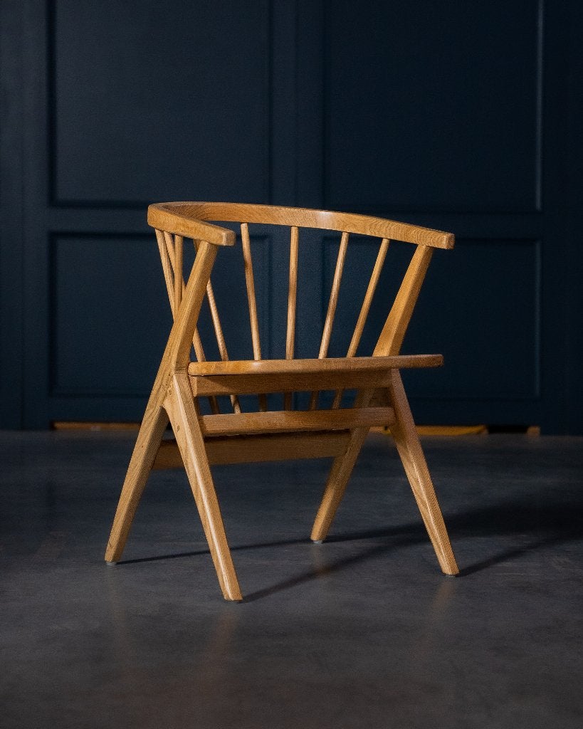 Eikenhouten Stoel–Tijdloos en Duurzaam Ontwerp, Ophalen