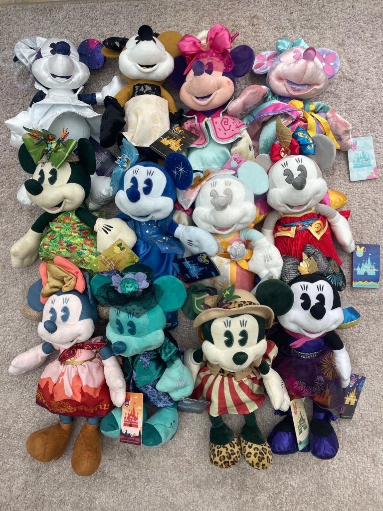Collection Complète 12 Peluches Minnie: The Main attraction, Enlèvement, Neuf, Peluche