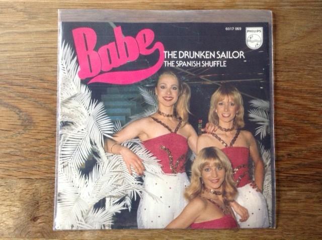 single babe, Cd's en Dvd's, 7 inch, Ophalen of Verzenden, Fotohoes, Pop