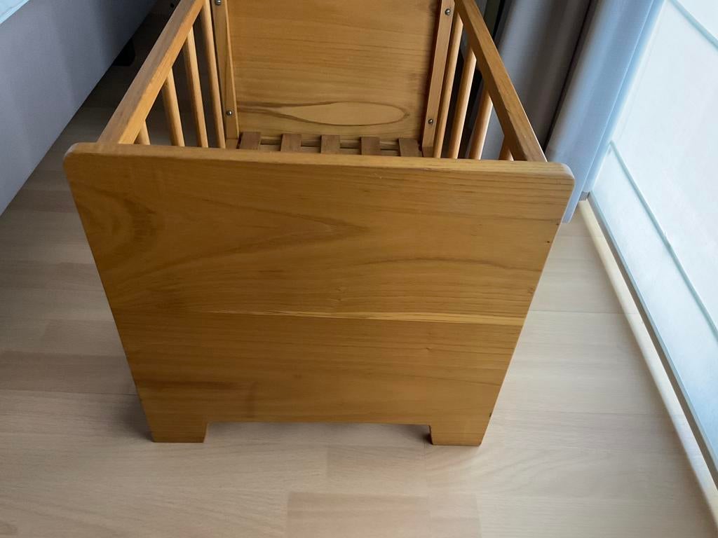 Stevige houten poppenbedje, Kinderen en Baby's, Ophalen, Zo goed als nieuw
