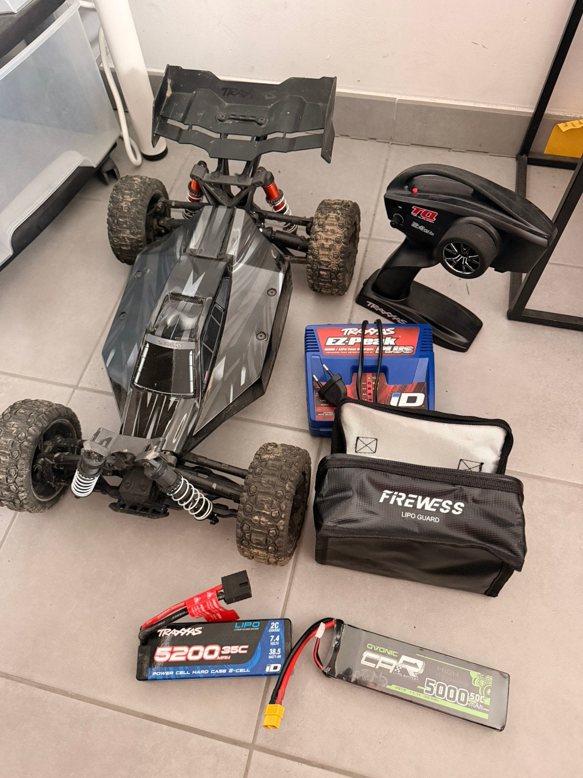 Traxxas Jato 4x4 VXL 3s, en excellent état et neuf, Enlèvement ou Envoi, Comme neuf