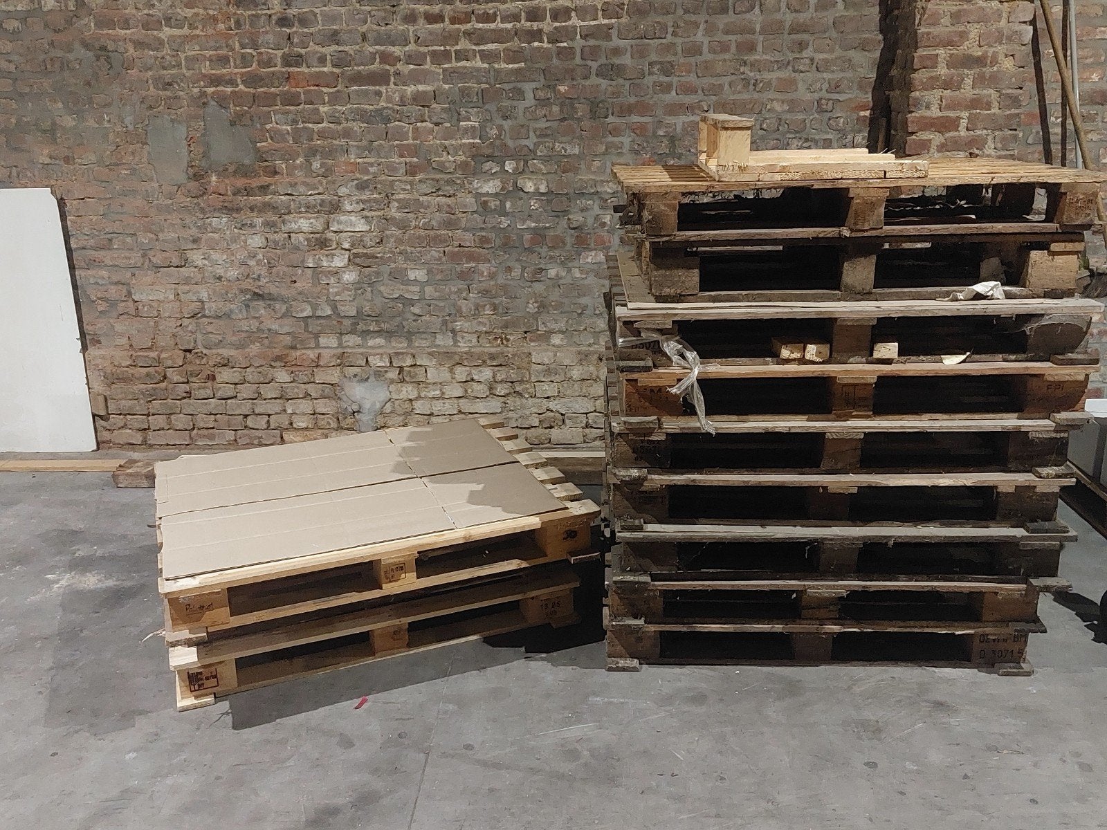 Palletten en stukken hout voor brandhout, Tuin en Terras, Brandhout, Ophalen
