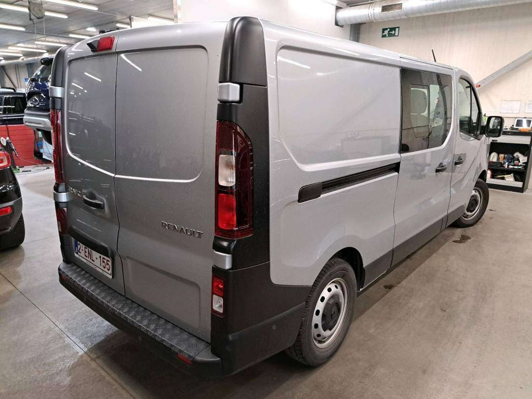 Renault Trafic Trafic 2.0 dCi 30 L2H1 Confort 6 Places - Eas, Autos, Argent ou Gris, Achat, Entreprise, Noir