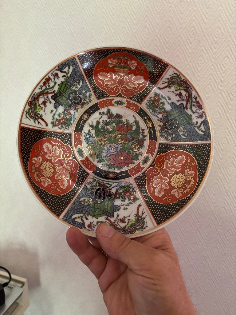 assiette chinoise Paon, Enlèvement