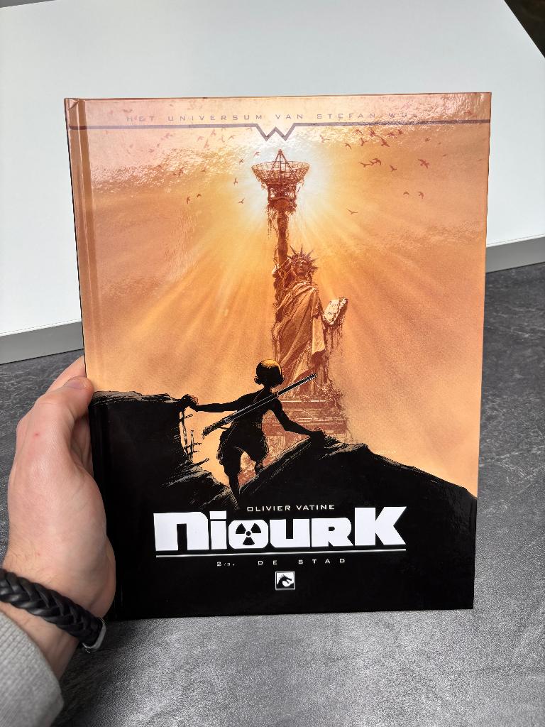 NiourK 2/3 De Stad strip hardcover Stefan Wul, Ophalen of Verzenden