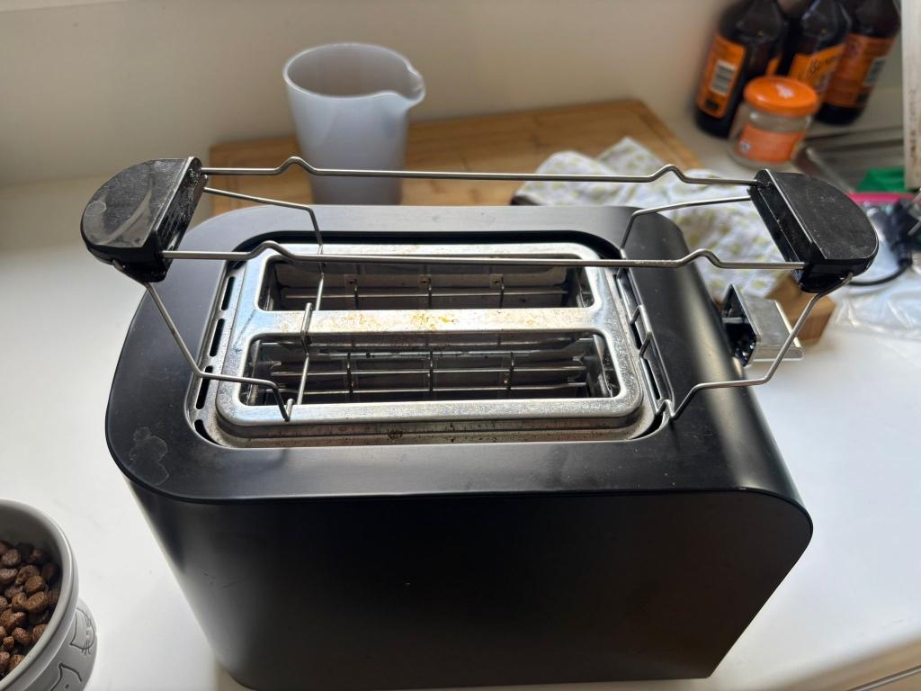 Nice black bread toaster from Silvercrest, Elektronische apparatuur, Ophalen, Gebruikt