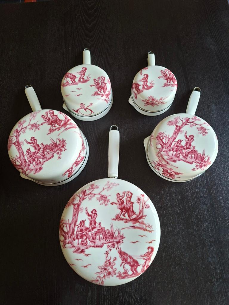 Set van 5 Aluminite Frugier pannen rose toile de Jouy., Ophalen