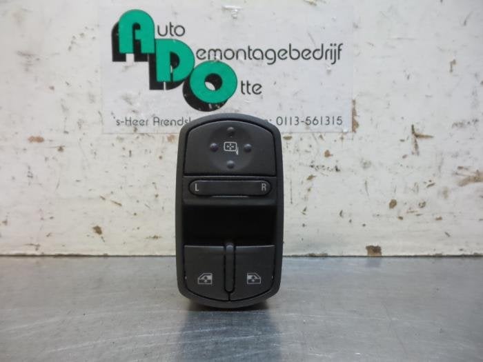 Commutateur vitre électrique d'un Opel Corsa (Corsa D 07-), -, Opel, 3 mois de garantie, Utilisé