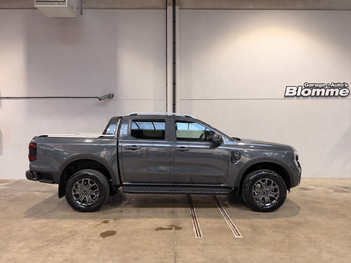 Ford Ranger 2.0 Super Cab EcoBlue Wildtrak 5Y GARANTIE ! NIE, Auto's, Automaat, Zwart, 2124 kg, Leder