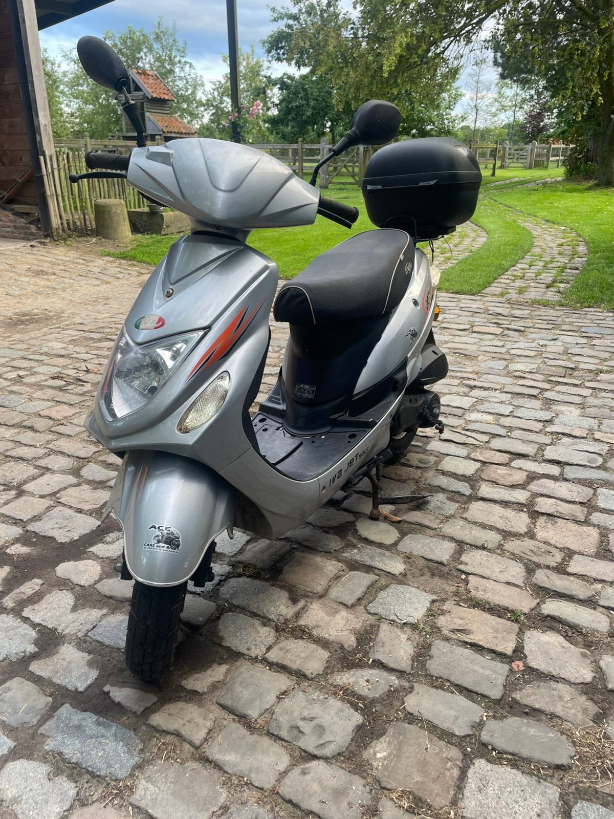 Iva jet 50cc A klasse, Fietsen en Brommers, Ophalen, Zo goed als nieuw