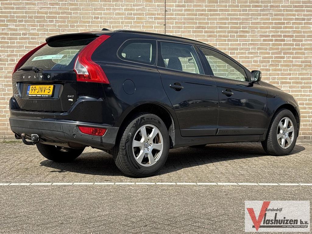 Volvo XC60 2.4D Kinetic | Leder | Climate | Cruise | PDC | T, Auto's, Volvo, Zwart, SUV of Terreinwagen, Te koop, Traction-control