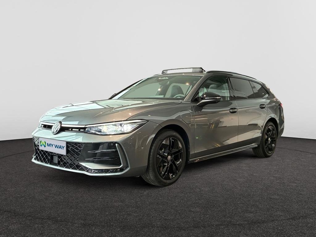 Volkswagen Passat Variant eHybrid (PHEV) R-LINE BUSINESS PRE, Auto's, Automaat, Break, 9 g/km, Zilver of Grijs