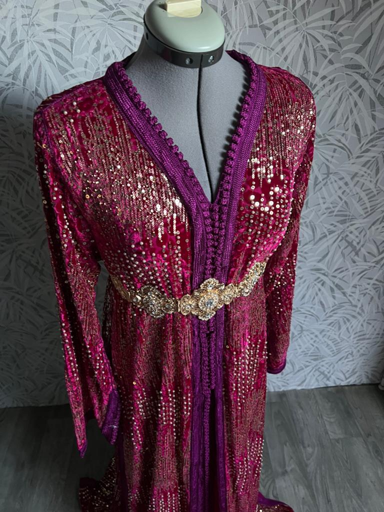 Marokkaanse Takshita Feestjurk Fushia met Goud, Kleding | Dames, Gelegenheidskleding, Maat 38/40 (M), Overige typen, Ophalen of Verzenden