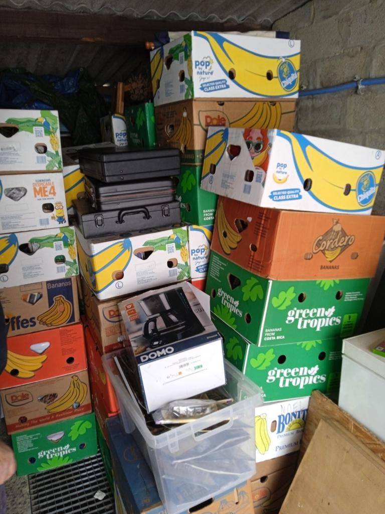 Lot de brocante 50 caisses, Enlèvement
