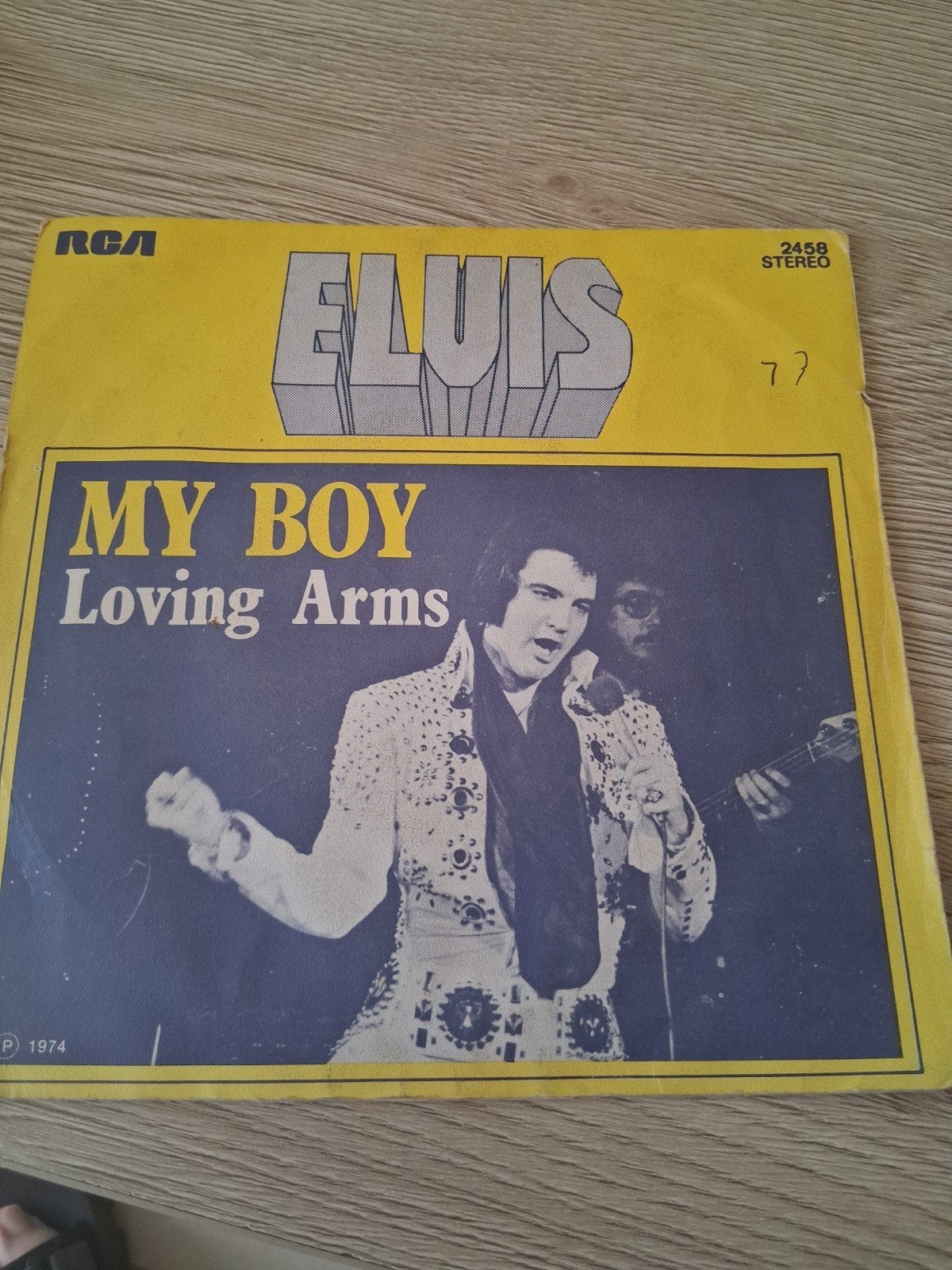 Elvis, Ophalen