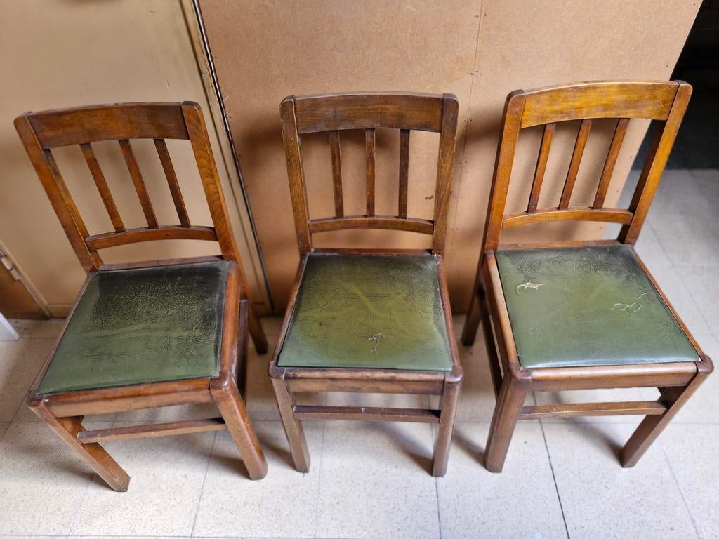 Antieke stoelen met groene zitting., Ophalen