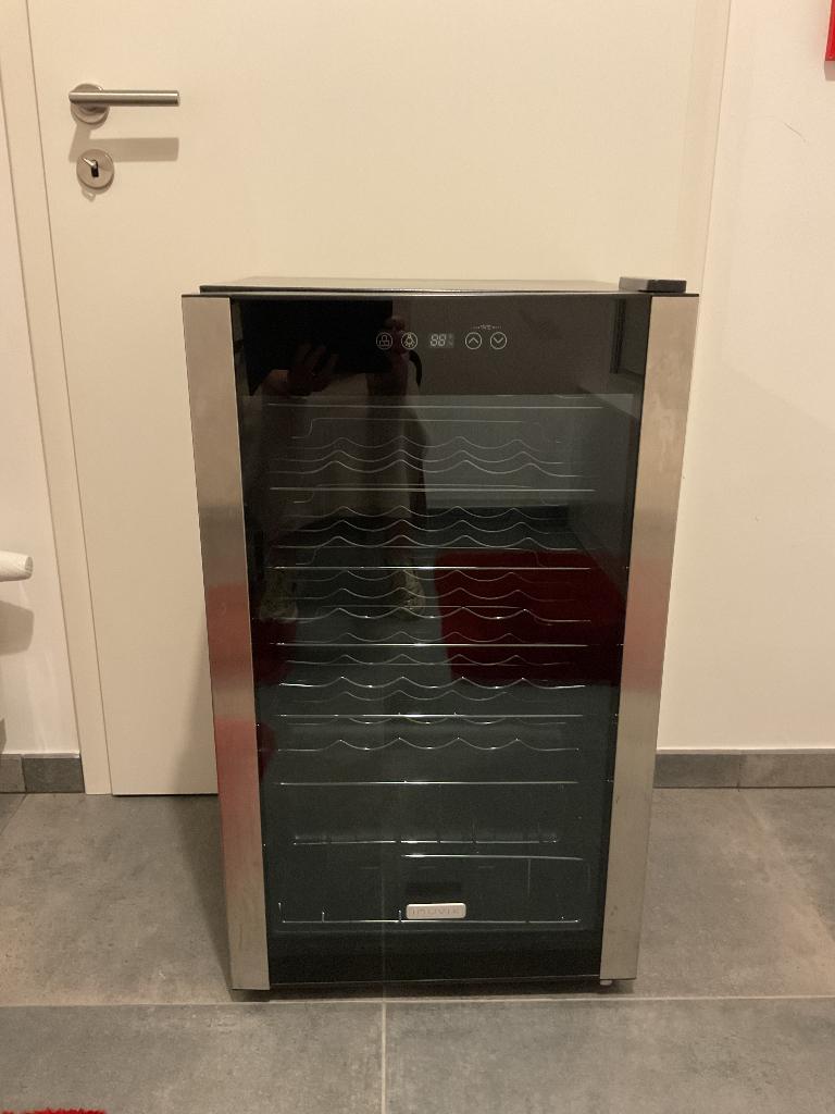Frigo de mise à température de vin pour 20 à 32 bouteilles, 75 tot 100 liter, Ophalen, Zo goed als nieuw