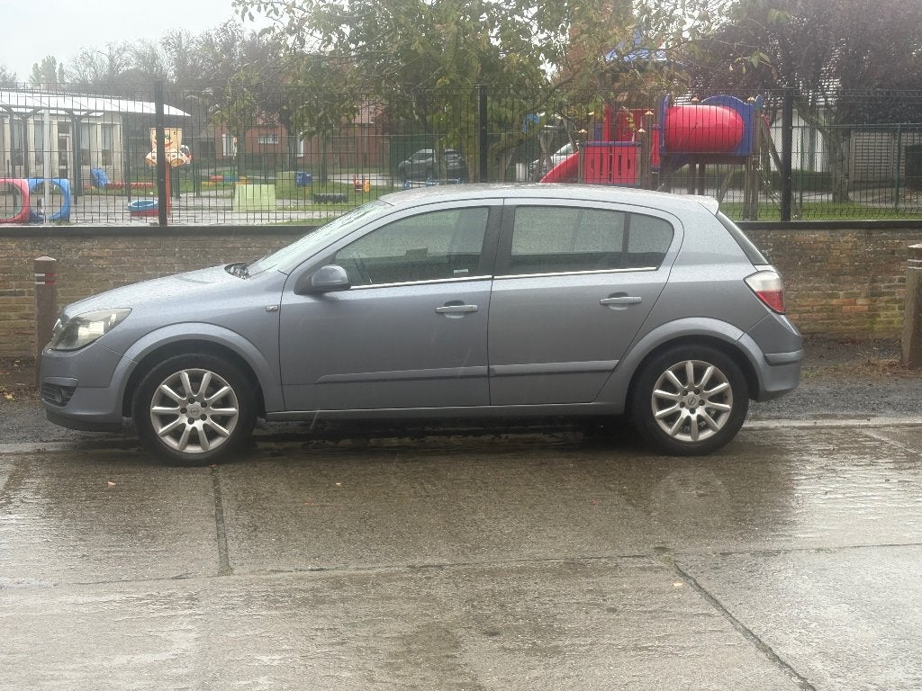 Opel Astra h  2004, Autos, Argent ou Gris, Achat, Boîte manuelle, 5 portes